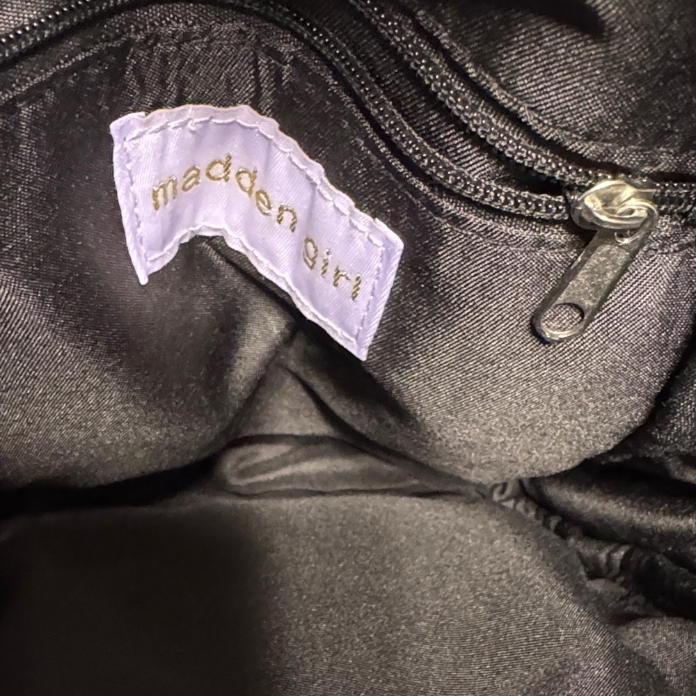 Sleek Black Crossbody Bag - Picture 4 of 7